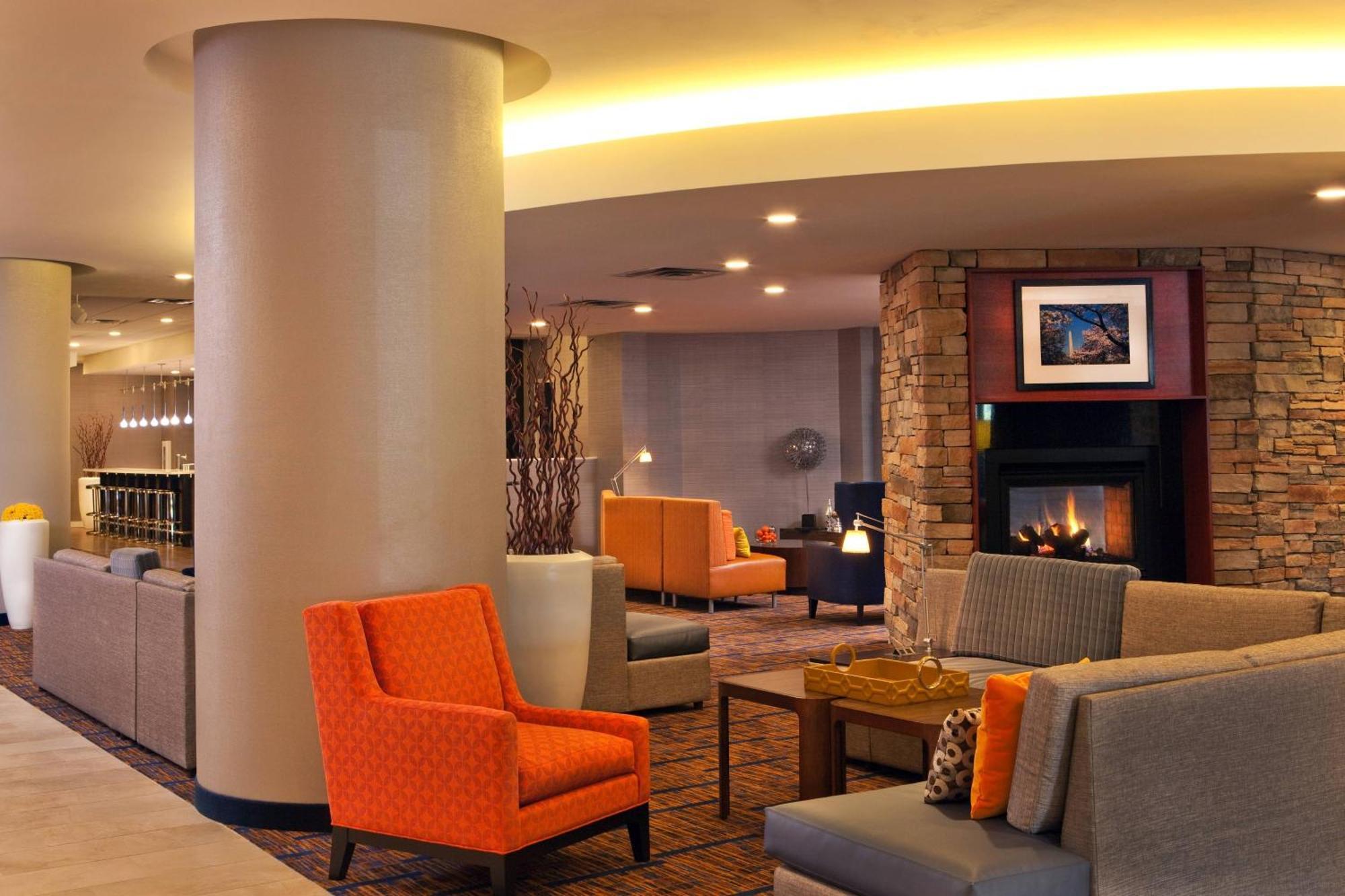 Courtyard By Marriott Alexandria Pentagon South Hotel Ngoại thất bức ảnh